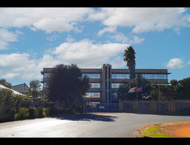 2,080M² OFFICE TO LET IN ISANDO